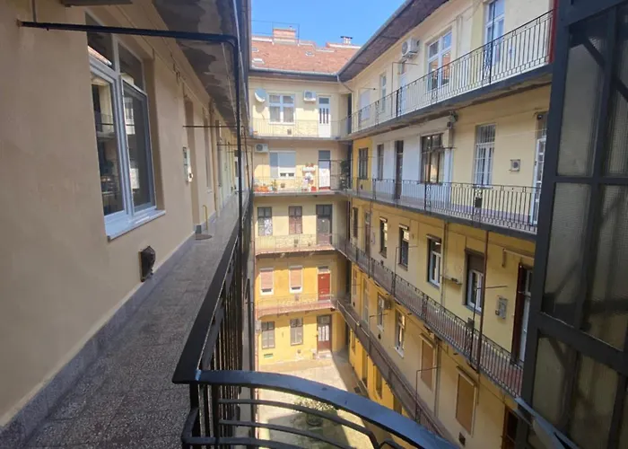 K31 Downtown, Ac Apartamento Budapeste