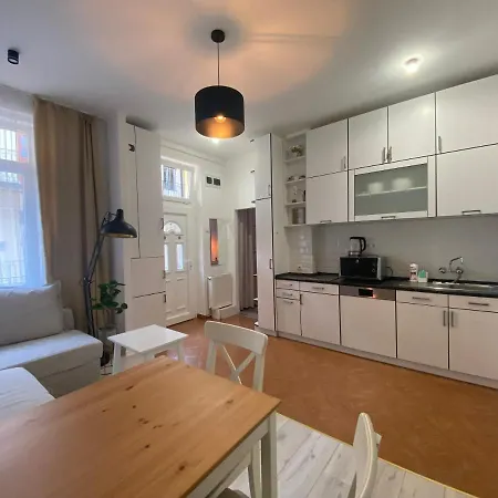 K31 Downtown, Ac Apartmán